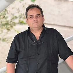 Dr. Roberto Zenteno Cuevas